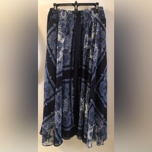 Super cute long Skirt